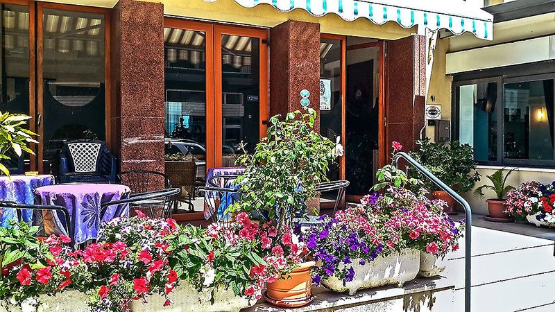 Hotel Nautic in Viserba di Rimini, Venedig Terasse