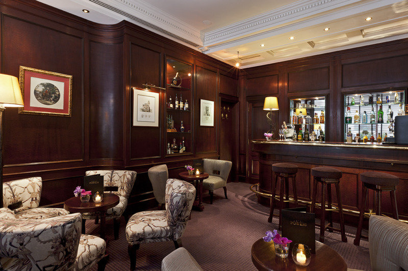 Powers in Paris, Paris-Charles De Gaulle Bar