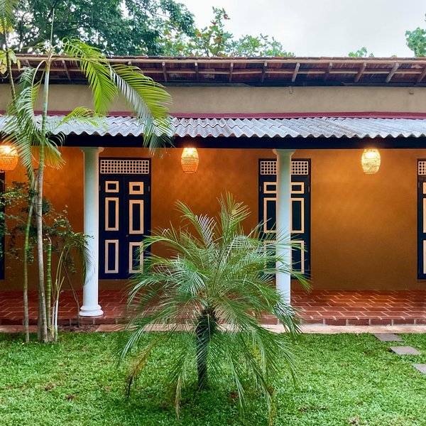 Sunflower Beach Resort in Beruwela, Colombo Außenaufnahme