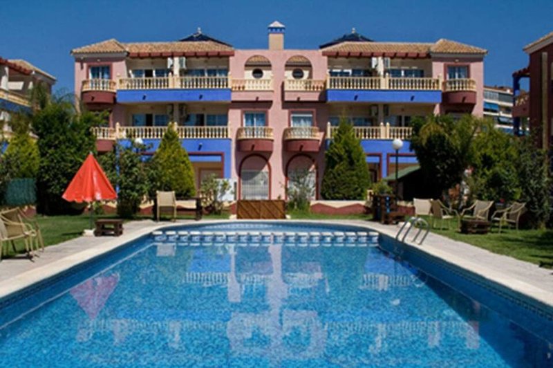 Apartamentos Marina Internacional in Torrevieja, Alicante Pool