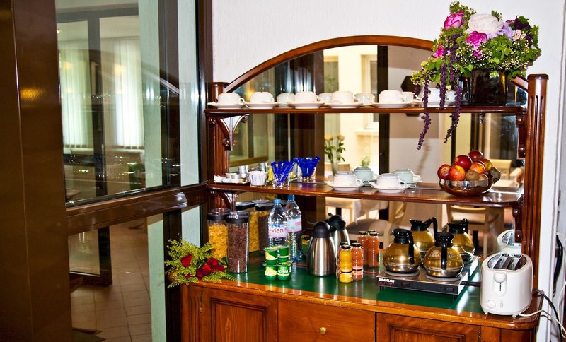 Du Mont Dore in Paris, Paris-Charles De Gaulle Restaurant