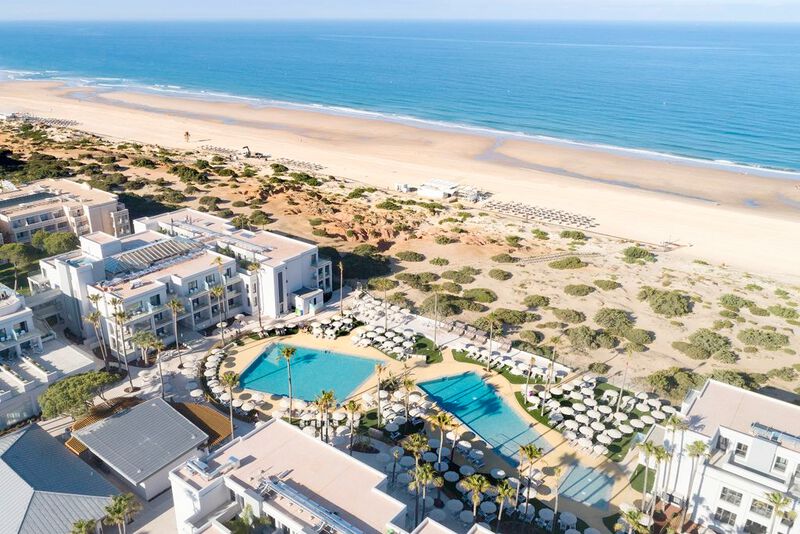 Hipotels Barrosa Park in Chiclana de la Frontera, Faro Pool