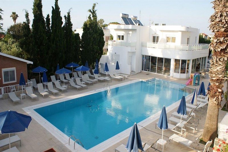 Paleos Hotel Apartments in Ialysos, Rhodos Pool
