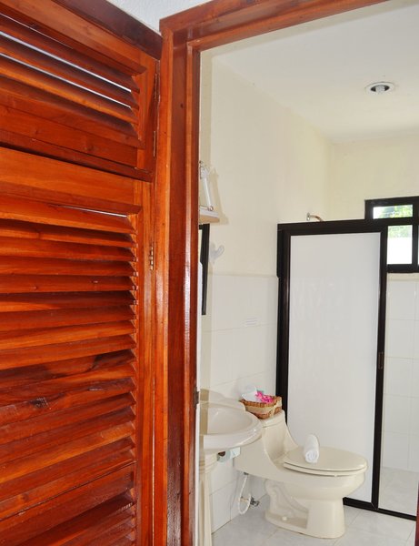 Hotel Eden in Puerto Morelos, Cancun Badezimmer
