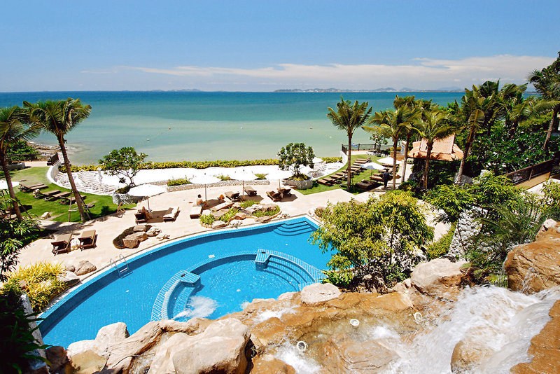 Garden Cliff Resort & Spa in Pattaya, Bangkok Pool