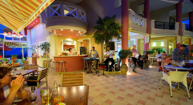 Stilvi Hotel in Nei Pori, Volos (Pilion) Lounge/Empfang