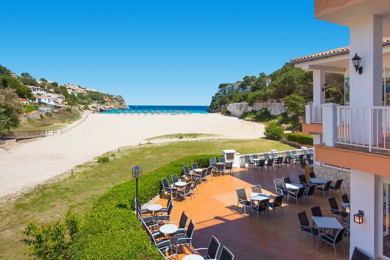 Hotel FlipFlop Cala Romántica in Cala Romàntica, Mallorca Strand