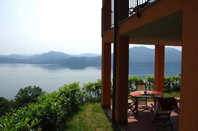 Residence Il Vigneto in Oggebbio, Mailand (Malpensa) Terasse