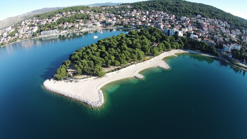 Camping Rozac in Okrug Gornji, Split (Kroatien) Landschaft