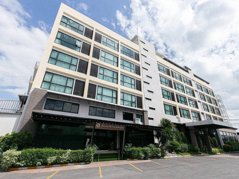 Grand Ratchapruek Hotel in Pak Kret, Bangkok Außenaufnahme