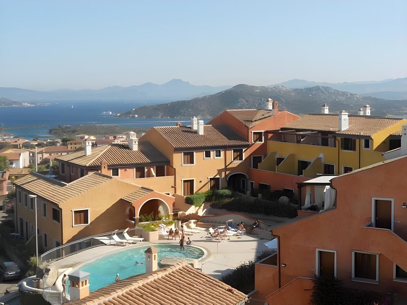 Residenza Borgo Punta Villa in La Maddalena, Olbia,Sardinien Pool