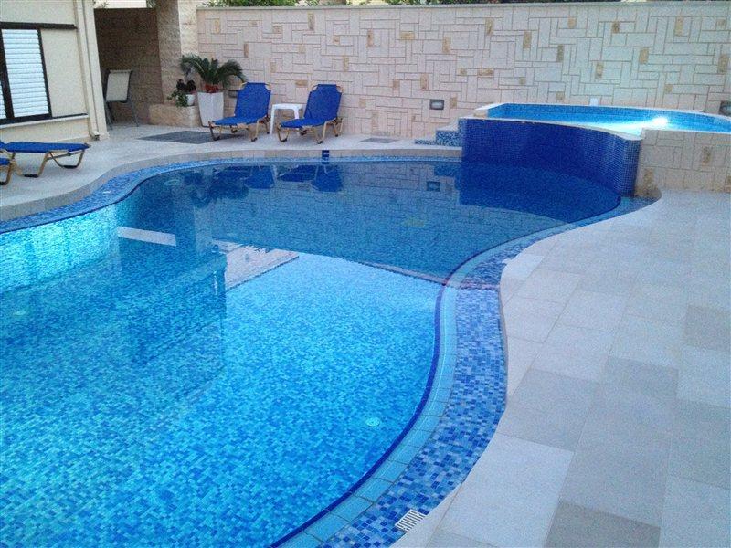Villa Angelica Studios & Apartments in Agia Marina, Chania (Kreta) Pool