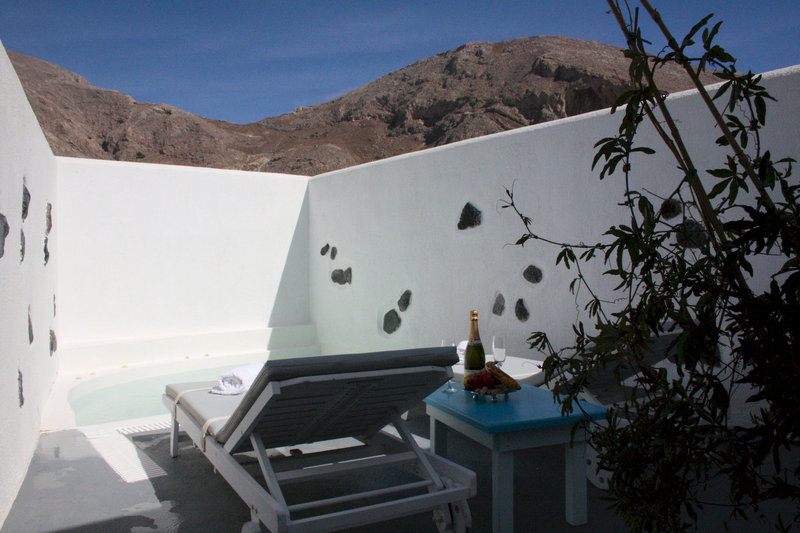 Blue Perla Suites in Perissa, Santorini Wohnbeispiel