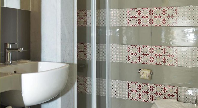 Hotel Zeus Pompei in Pompei, Neapel Badezimmer