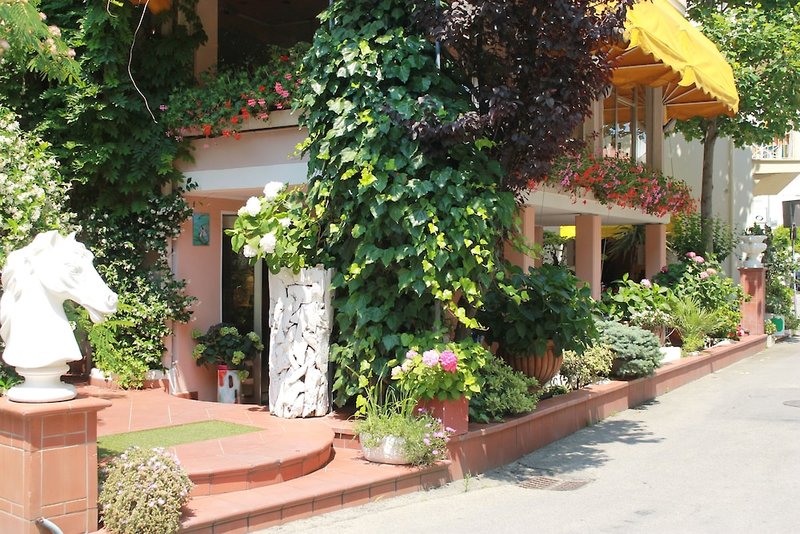 Hotel Derby in Bellaria-Igea Marina, Bologna Garten