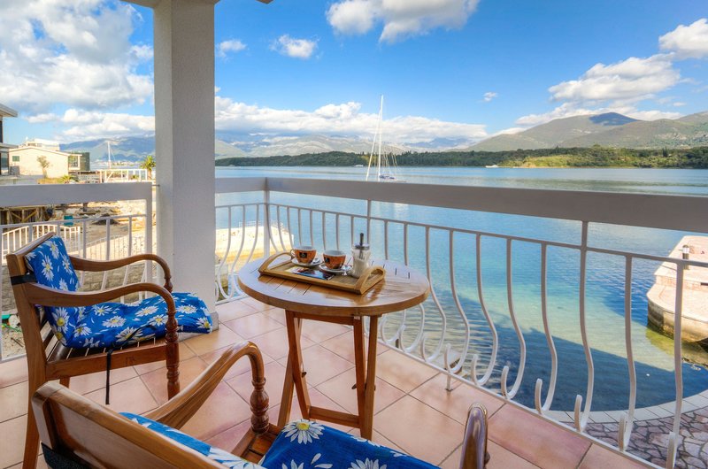 Aparthotel Villa Lav in Tivat, Podgorica Terasse