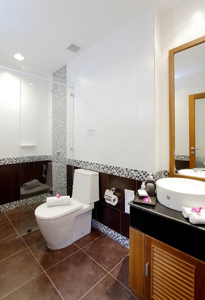 The Park Surin Serviced Apartments in Thalang, Phuket (Thailand) Badezimmer