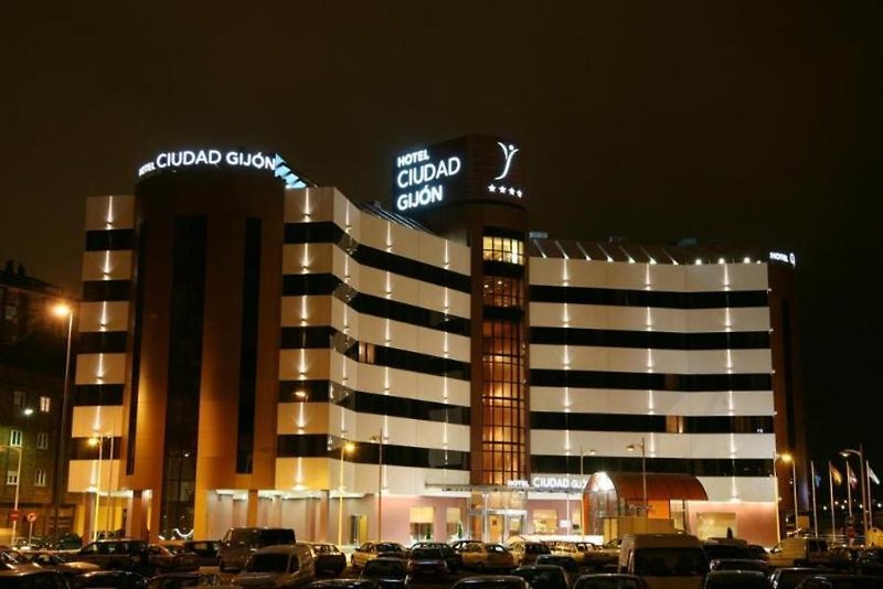 Silken Ciudad Gijón in Gijon, Asturias Außenaufnahme