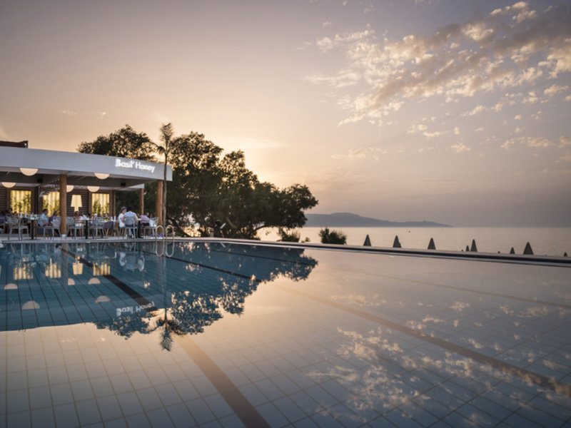 Blue Dome Sea View Hotel in Platanias (Chania), Chania (Kreta) Pool