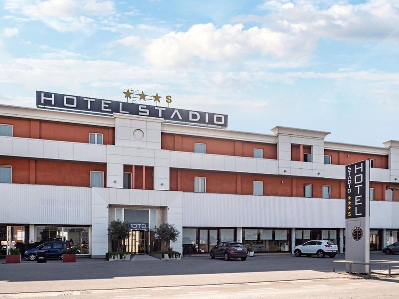 Stadio in Piacenza, Bologna Außenaufnahme