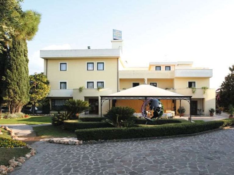 Hotel La Piana in Amorosi, Neapel Außenaufnahme