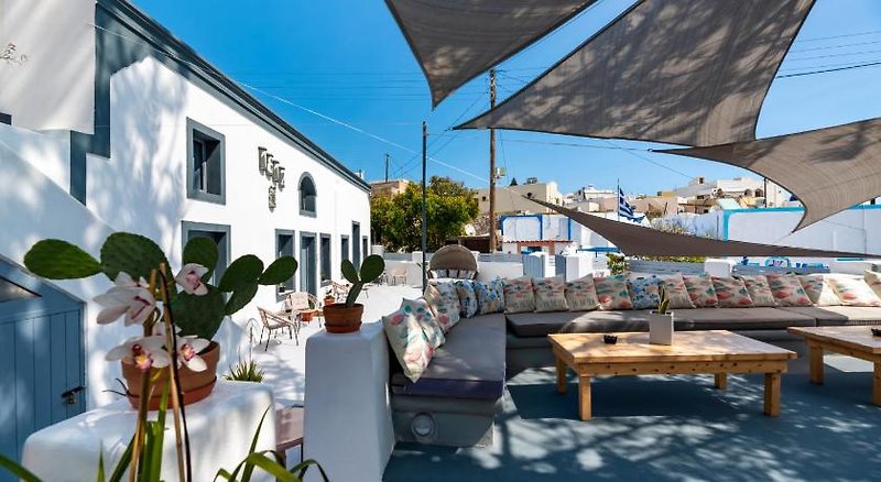1812 Caves N Mansion in Karterados, Santorini Terrasse