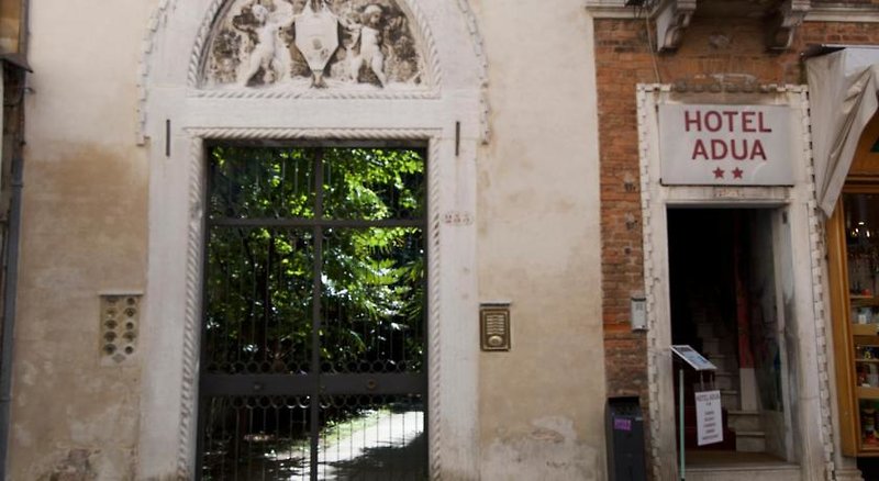 Adua in Venedig, Mailand (Malpensa) Badezimmer