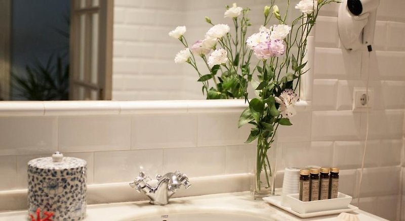 Art Boutique Hotel Chamarel in Dénia, Alicante Badezimmer