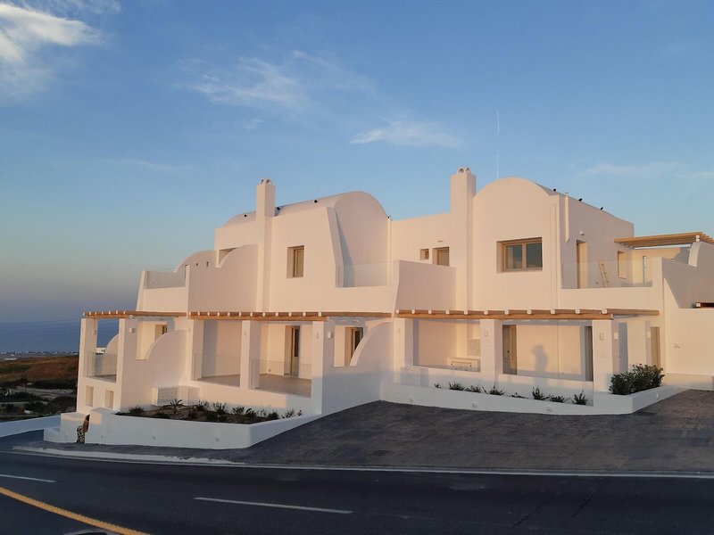 Symphony Suites in Pyrgos, Santorini Außenaufnahme