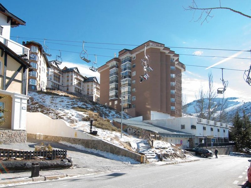 Apts Todosierranevada Edif Alhambra in Sierra Nevada, Malaga Außenaufnahme