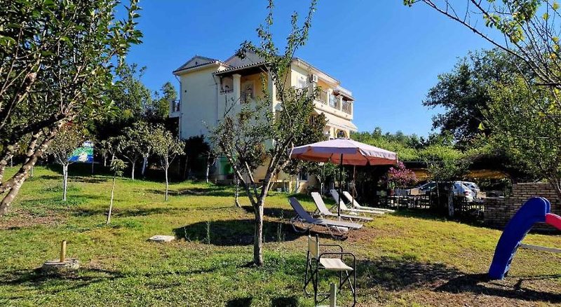 Scorpios Apartments in Dassia, Korfu Garten