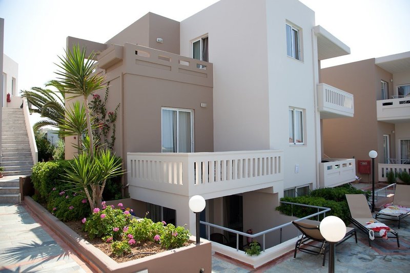 Golden Bay Suites in Agioi Apostoli, Chania (Kreta) Außenaufnahme