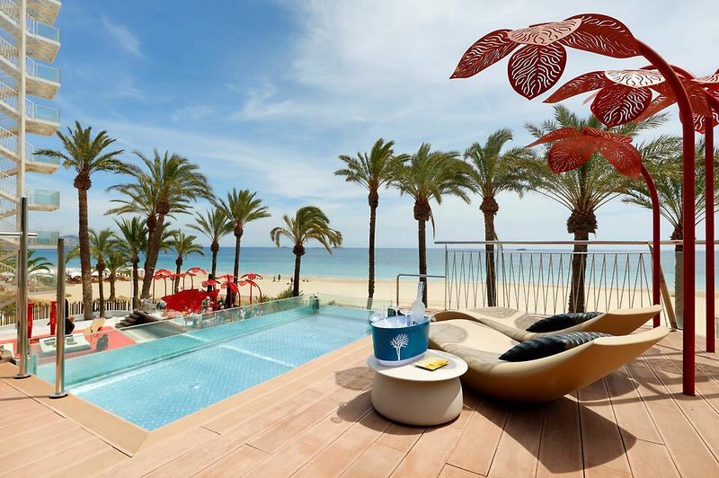 Ushuaïa Ibiza Beach Hotel in Sant Jordi de ses Salines, Ibiza Pool