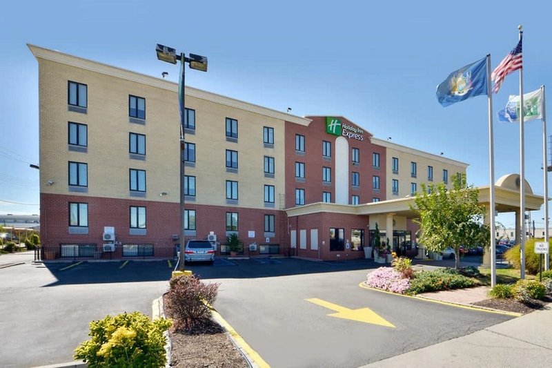 Holiday Inn Express New York JFK Airport Area in New York City, New York (John F Kennedy) Außenaufnahme