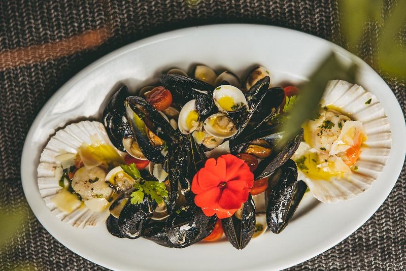 Koversada Uncovered Naturist Campsite Mobile Homes in Vrsar, Pula (Kroatien) Restaurant