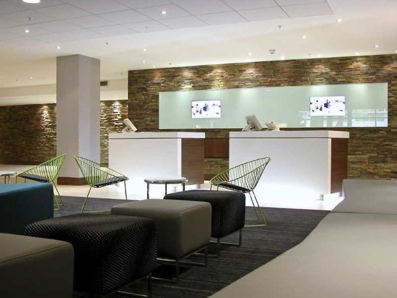 Novotel London West in London, London-Stansted Lounge/Empfang