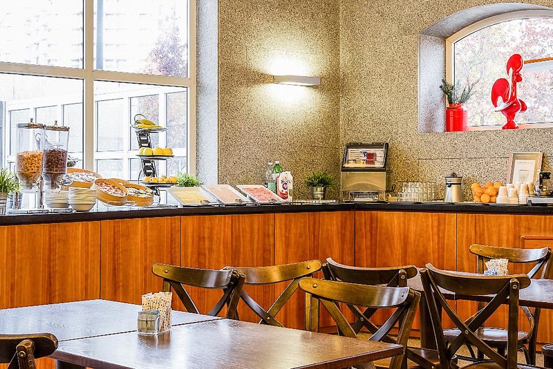 ibis Guimaraes Centro in Guimarães, Porto Bar