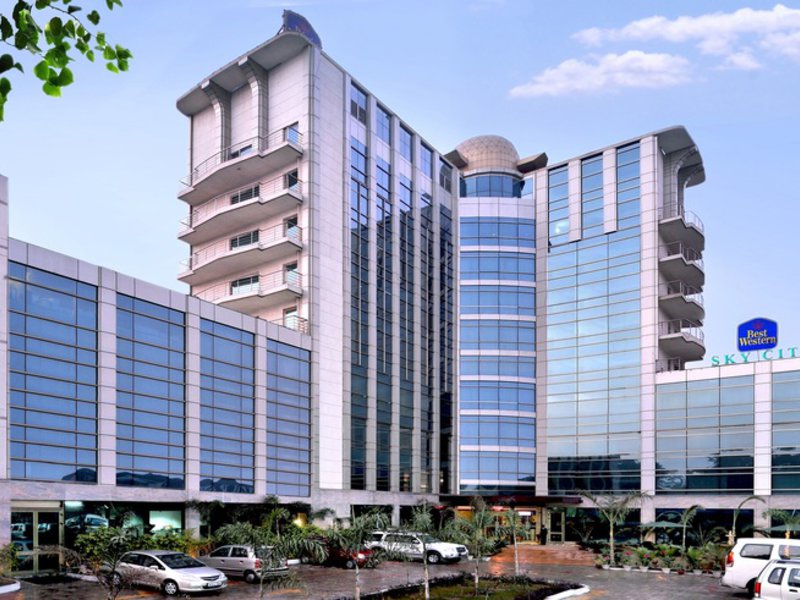 Skycity Hotel in Gurugram, Delhi Außenaufnahme