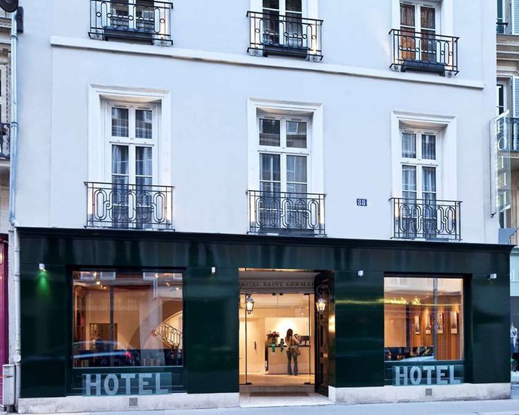 Saint Germain in Paris, Paris-Charles De Gaulle Außenaufnahme