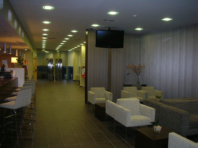 Holiday Inn Express Barcelona - Sant Cugat in Sant Cugat del Vallès, Barcelona Lounge/Empfang