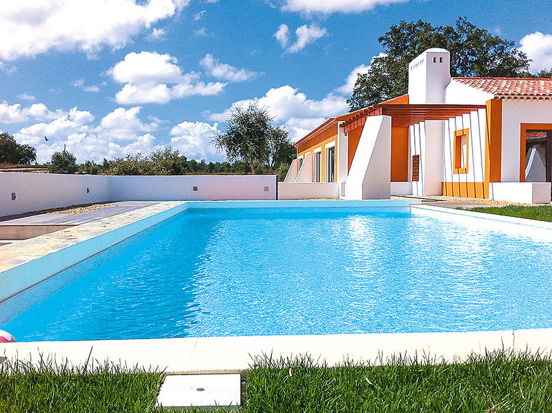 Tons Da Terra in Santiago do Cacém, Lissabon Pool