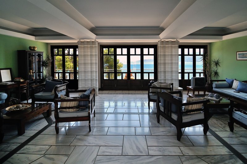 Golden View Beach Hotel in Askeli, Athen Lounge/Empfang