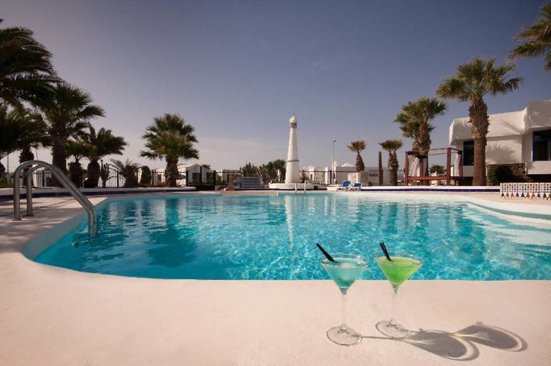 Apartamentos Panorama in Puerto del Carmen, Lanzarote Pool