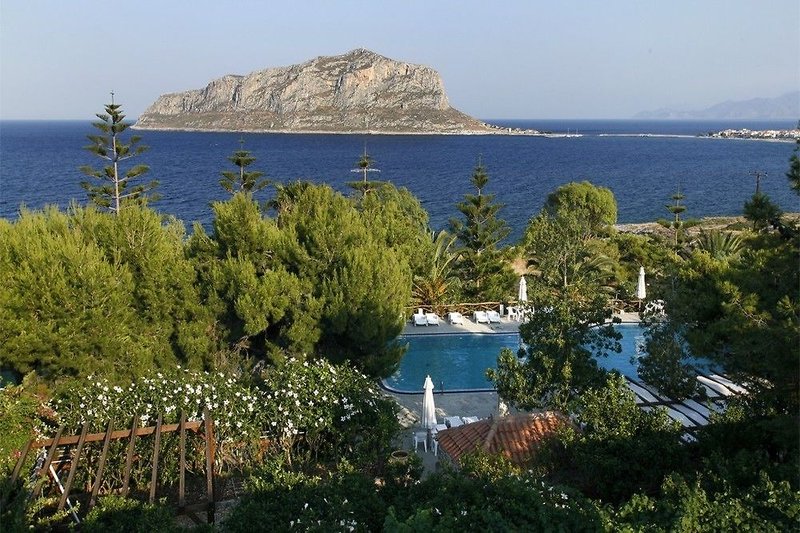 Akra Morea Hotel & Residences in Monemvasia, Kalamata Landschaft