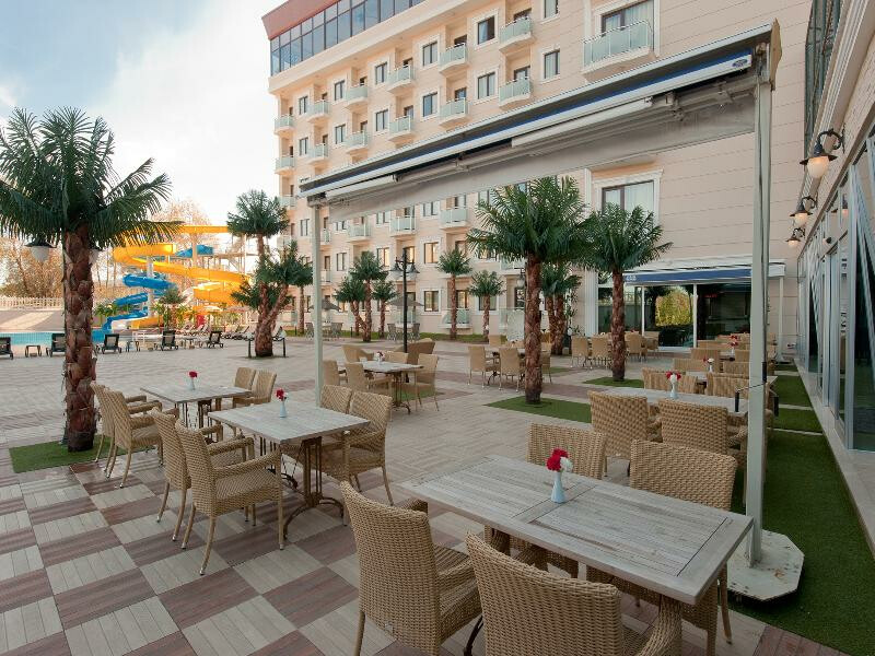 Elegance Resort Hotel Spa & Wellness - Aqua in Altinova, Istanbul-Sabiha Gokcen Terrasse