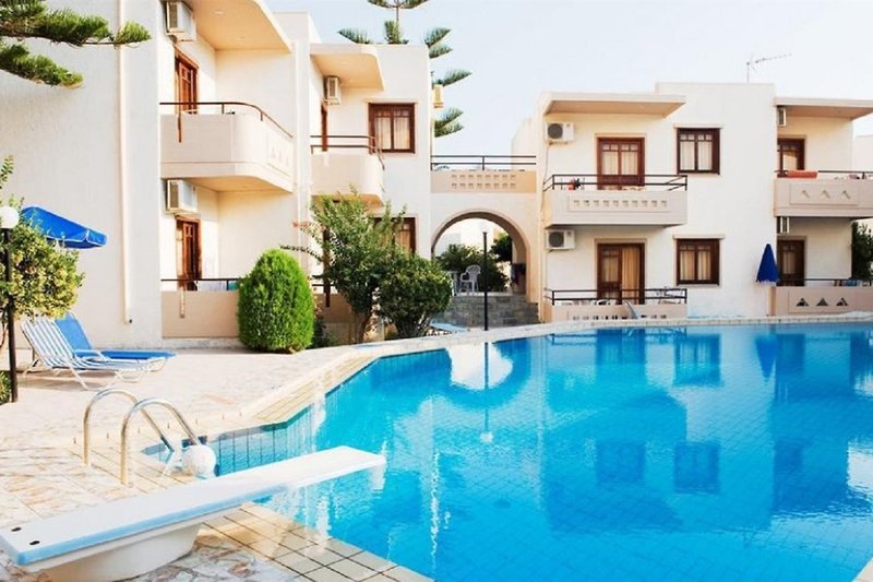 Relax Hotel in Agia Marina, Chania (Kreta) Pool