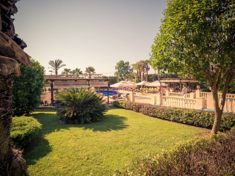 Avalon Hotel Thessaloniki in Thermi, Thessaloniki (Chalkidiki) Garten