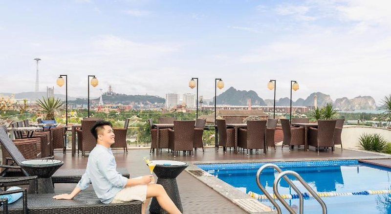 Grand Fleuve Boutique in Ha Long, Hanoi (Vietnam) Pool