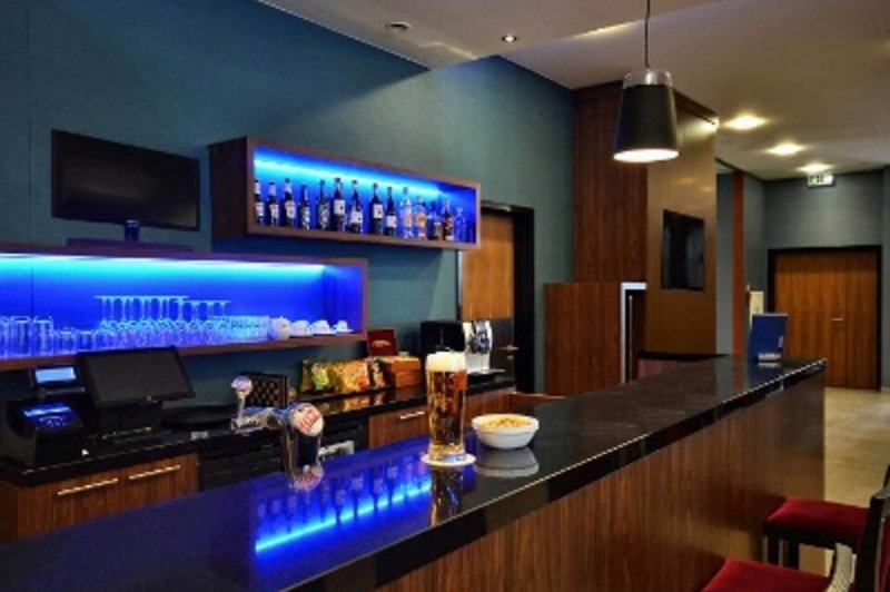 Holiday Inn Express Warsaw Airport in Warschau, Warschau (PL) Bar