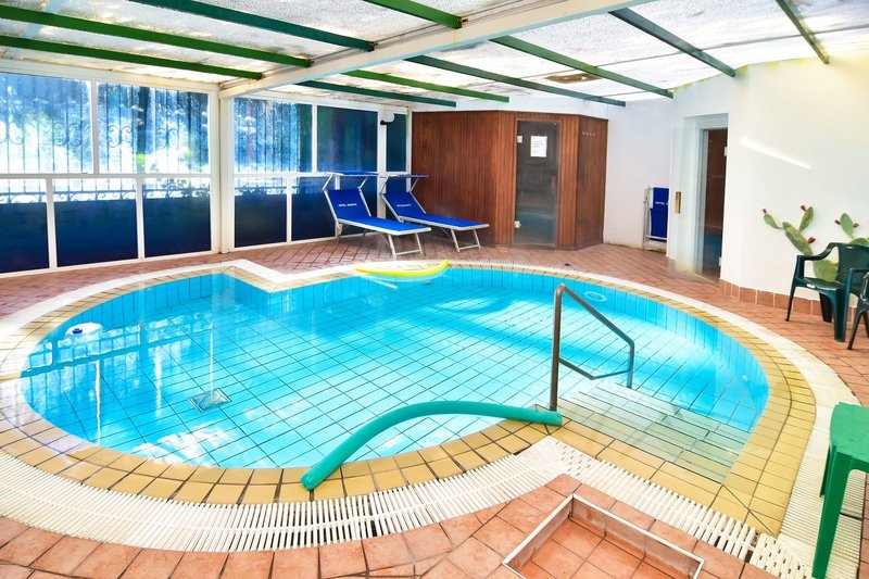 Hallenbad